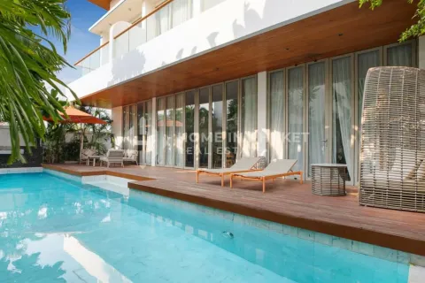 House in Rawai, Thailand 4 bedrooms № 146661 - photo 1