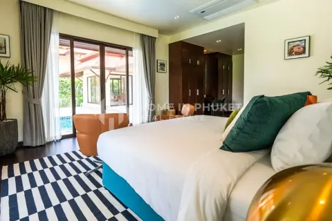House in Phuket, Thailand 3 bedrooms № 146660 - photo 12
