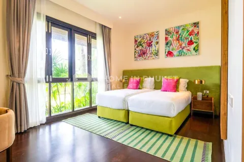 House in Phuket, Thailand 3 bedrooms № 146660 - photo 20