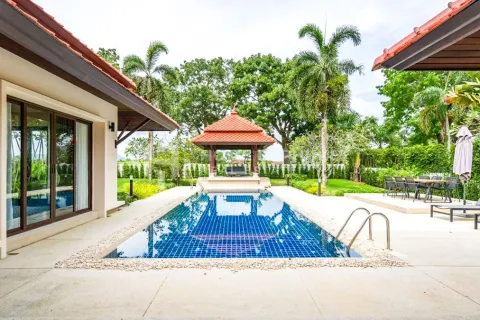 House in Phuket, Thailand 3 bedrooms № 146660 - photo 2