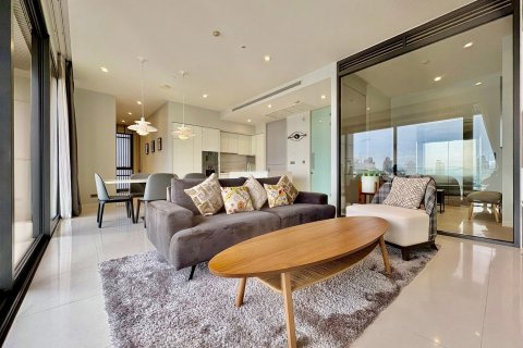 Кондоминиум с 2 спальнями в Ваттхане, Бангкок, Таиланд № 136472 - фото 1