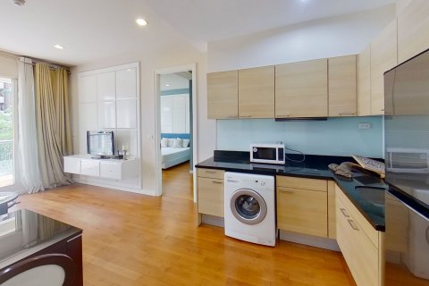 Studio in the Condo in Pathum Wan, Bangkok, Thailand  № 136477 - photo 1