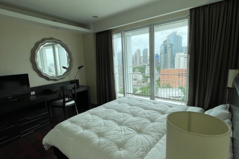 Кондоминиум с 2 спальнями в Патхум Ване, Бангкок, Таиланд № 136475 - фото 3