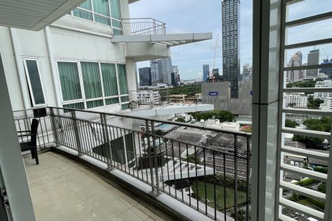 Кондоминиум с 2 спальнями в Патхум Ване, Бангкок, Таиланд № 136475 - фото 17
