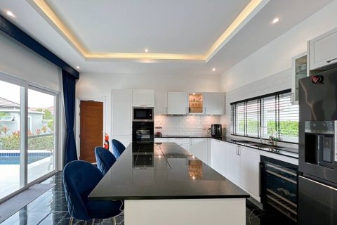 Villa in Hua Hin, Thailand 4 Schlafzimmer № 221877 - Foto 15