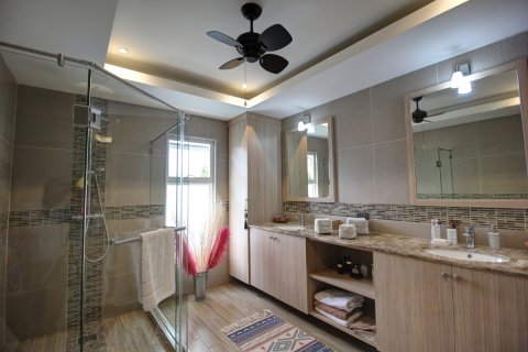 Villa in Hua Hin, Thailand 4 Schlafzimmer № 221881 - Foto 29
