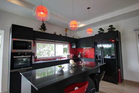 Villa in Hua Hin, Thailand 4 Schlafzimmer № 221881 - Foto 18