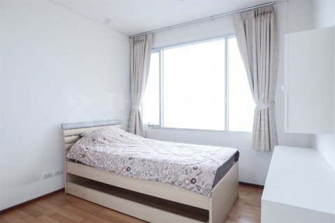 Condo in Bangkok, Thailand, 2 bedrooms  № 184287 - photo 4