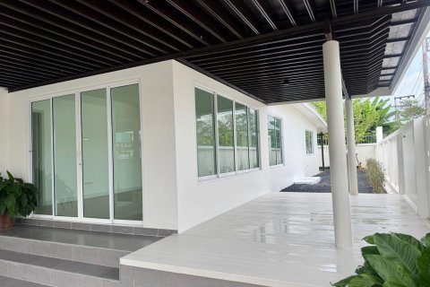 Таунхаус в Паклоке, Таиланд с 3 спальнями  № 147377 - фото 11