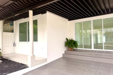 Таунхаус в Паклоке, Таиланд с 3 спальнями  № 147377 - фото 4