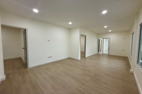 Таунхаус в Паклоке, Таиланд с 3 спальнями  № 147377 - фото 17