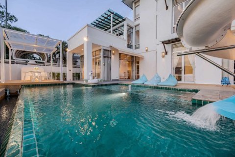 Дом в Паттайе, Таиланд с 4 спальнями  № 162873