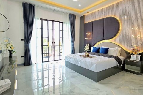 House in Bang Lamung, Thailand 4 bedrooms № 162871 - photo 14