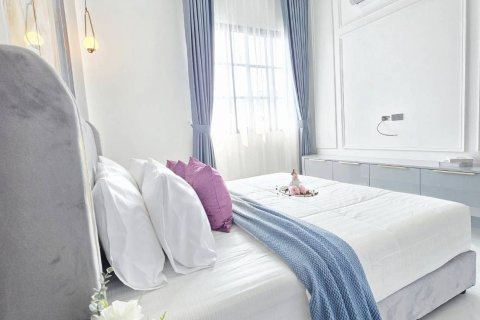 House in Bang Lamung, Thailand 4 bedrooms № 162871 - photo 12