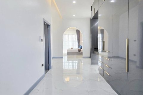 House in Bang Lamung, Thailand 4 bedrooms № 162871 - photo 24