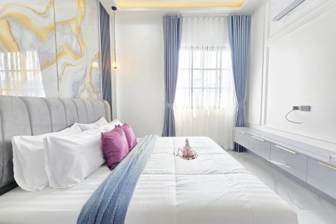 House in Bang Lamung, Thailand 4 bedrooms № 162871 - photo 13