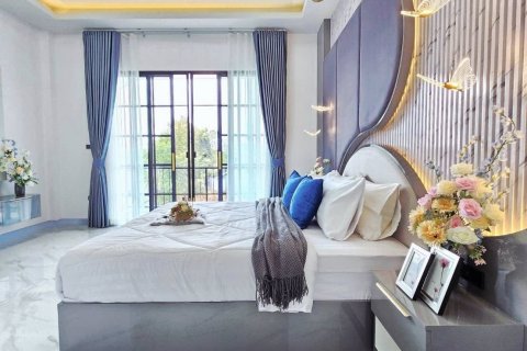 House in Bang Lamung, Thailand 4 bedrooms № 162871 - photo 15