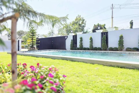 House in Bang Lamung, Thailand 4 bedrooms № 162871