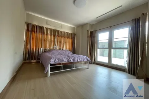 Haus in Samut Prakan, Thailand 4 Schlafzimmer № 218844 - Foto 3