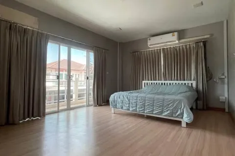 Haus in Samut Prakan, Thailand 4 Schlafzimmer № 218844 - Foto 4