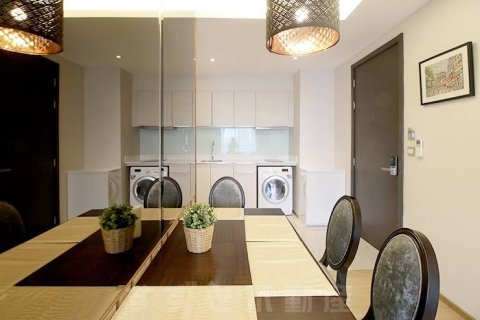 Condo in Bangkok, Thailand, 2 bedrooms № 143520 - photo 2