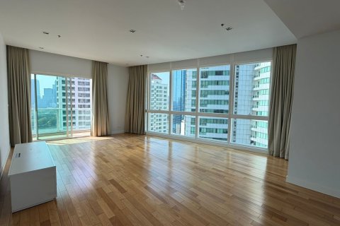 Condo à Khlong Toei, Bangkok, Thaïlande, 3 chambres № 154429 - photo 2