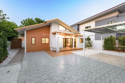 Villa in Chiang Mai, Thailand 4 bedrooms № 155396