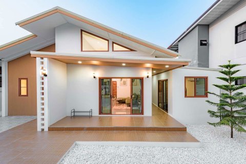 Villa in Chiang Mai, Thailand 4 bedrooms № 155396 - photo 9