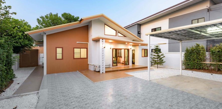 Villa in Chiang Mai, Thailand 4 bedrooms № 155396