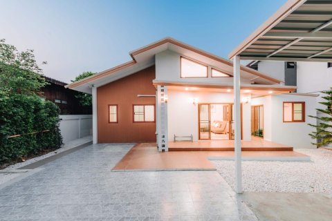 Villa in Chiang Mai, Thailand 4 bedrooms № 155396 - photo 2