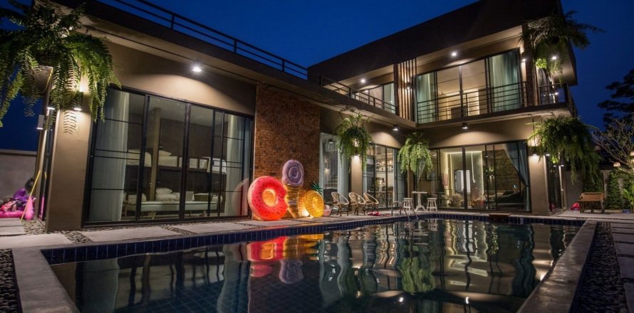 Villa in Chiang Mai, Thailand 3 bedrooms № 155397