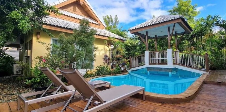 Villa in Chiang Mai, Thailand 4 bedrooms № 155398