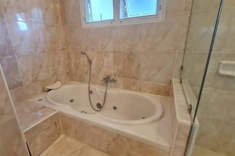 Villa in Chiang Mai, Thailand 4 bedrooms № 155398 - photo 18