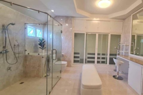 Villa in Chiang Mai, Thailand 4 bedrooms № 155398 - photo 17