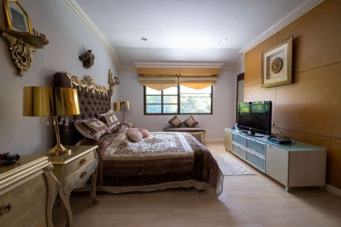 House in Chiang Mai, Thailand 4 bedrooms № 155394 - photo 25