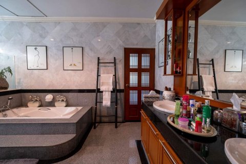 House in Chiang Mai, Thailand 4 bedrooms № 155394 - photo 29