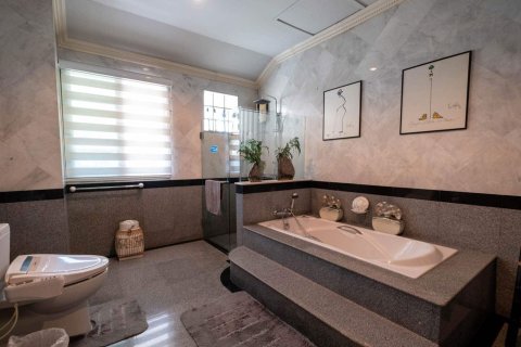 House in Chiang Mai, Thailand 4 bedrooms № 155394 - photo 30