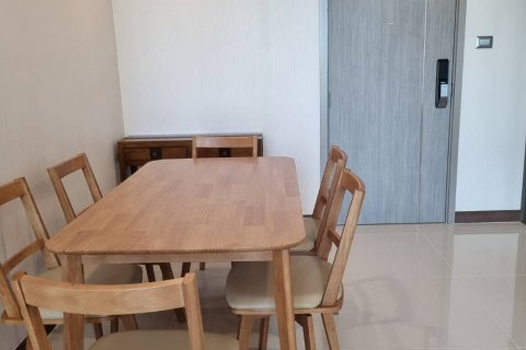 Студия в кондо в Ваттхане, Бангкок, Таиланд № 136867 - фото 5