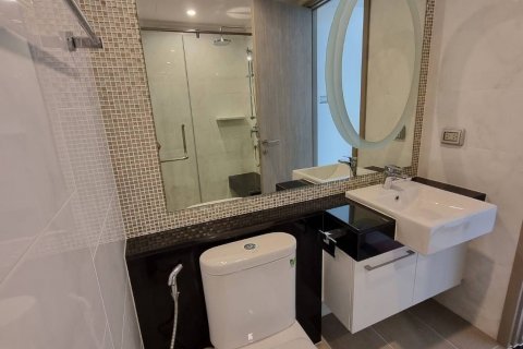 Студия в кондо в Ваттхане, Бангкок, Таиланд № 136867 - фото 21