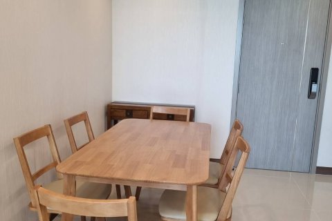 Студия в кондо в Ваттхане, Бангкок, Таиланд № 136867 - фото 4