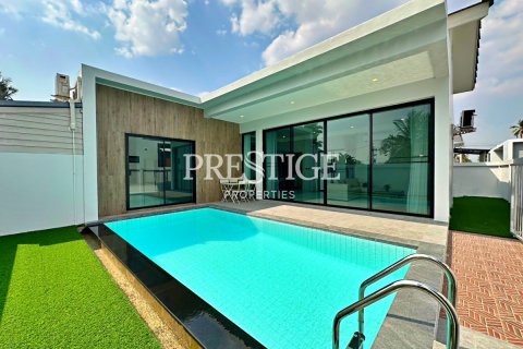House in Pattaya, Thailand 3 bedrooms № 198234