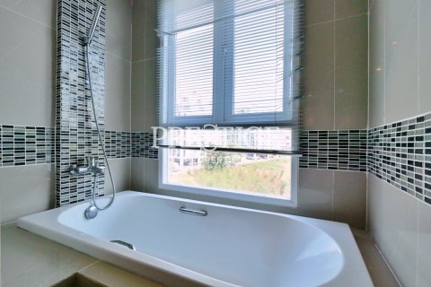 Condo in Pattaya, Thailand, 2 bedrooms № 198229 - photo 12