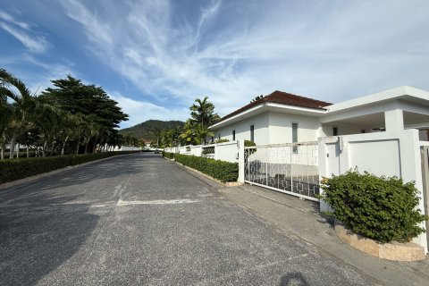 Вилла в Хуа Хине, Таиланд с 3 спальнями  № 148502 - фото 3