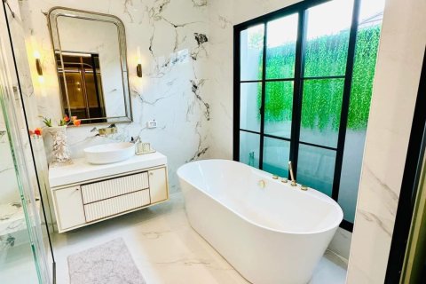 Maison à Saphan Sung, Bangkok, Thaïlande 4 chambres № 148504 - photo 15