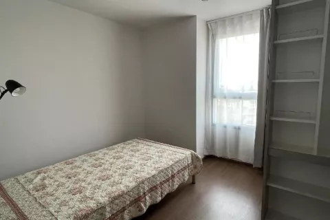 Кондоминиум с 2 спальнями в Дин Даенге, Бангкок, Таиланд № 139011 - фото 5