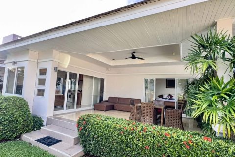 Villa in Pattaya, Thailand 2 bedrooms № 160125