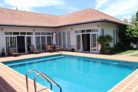 House in Pattaya, Thailand 3 bedrooms № 197361 - photo 13