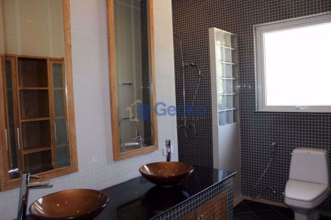 House in Pattaya, Thailand 3 bedrooms № 197361 - photo 5