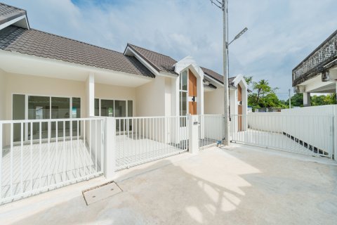 Townhouse in Phuket, Thailand 2 bedrooms № 151729 - photo 2