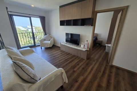 Condo in Hua Hin, Thailand, 2 bedrooms  № 163200 - photo 12